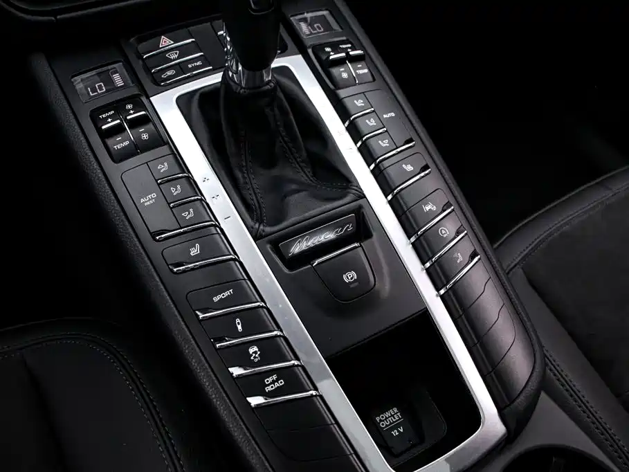 Porsche Macan — миниатюра 9