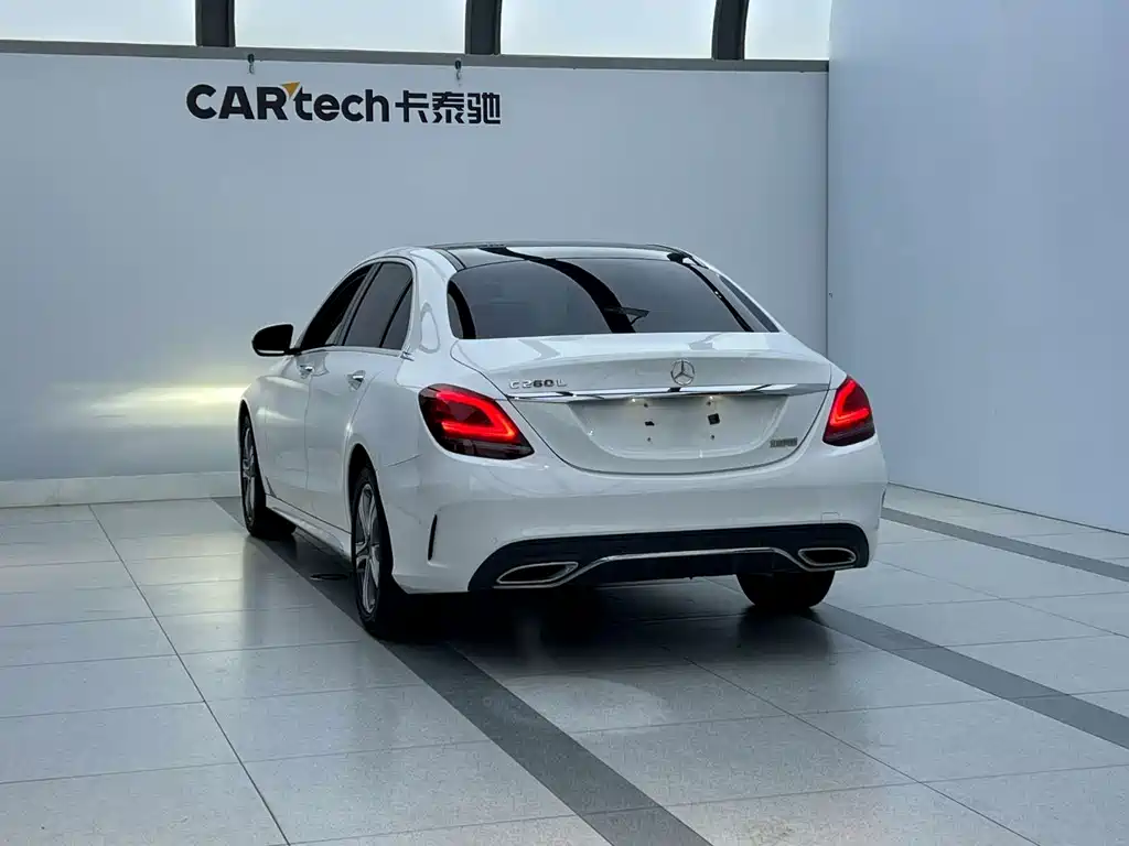 Mercedes-Benz C-Class — миниатюра 3