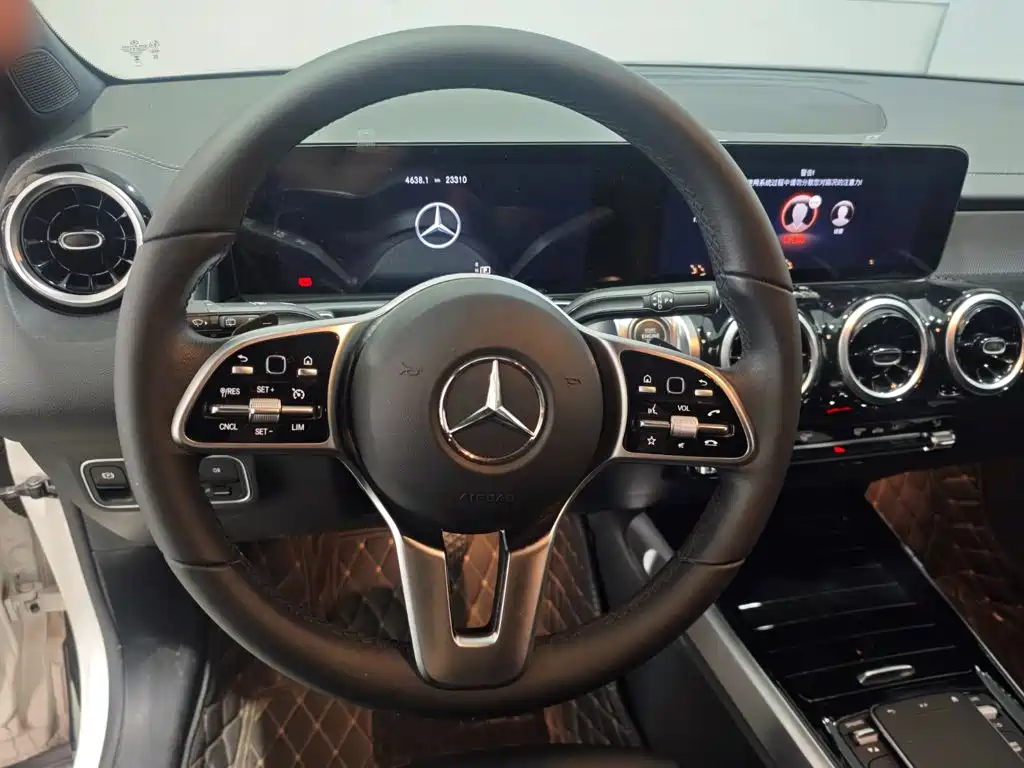 Mercedes-Benz GLB — миниатюра 10