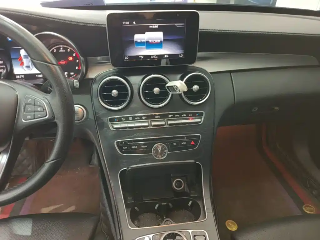 Mercedes-Benz C-Class — миниатюра 13