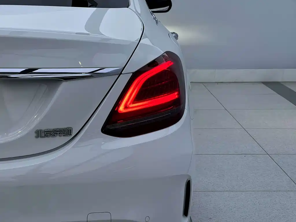 Mercedes-Benz C-Class — миниатюра 9