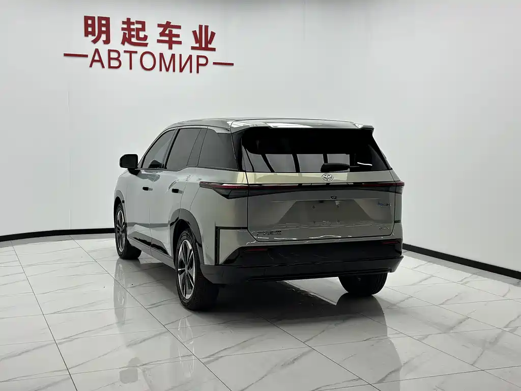 Toyota bZ3X - фото 8