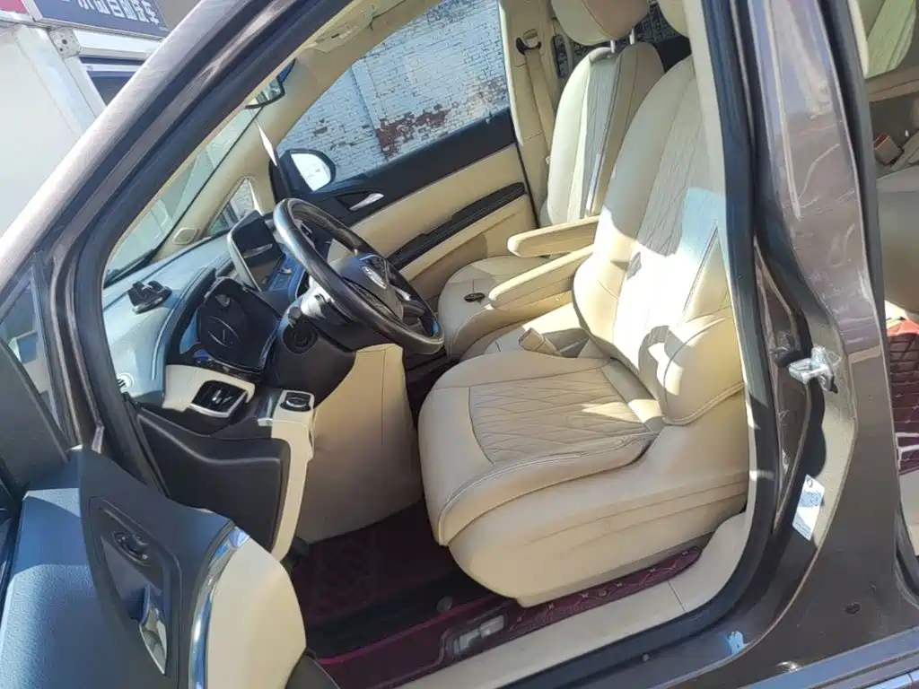 Buick GL8 — миниатюра 15