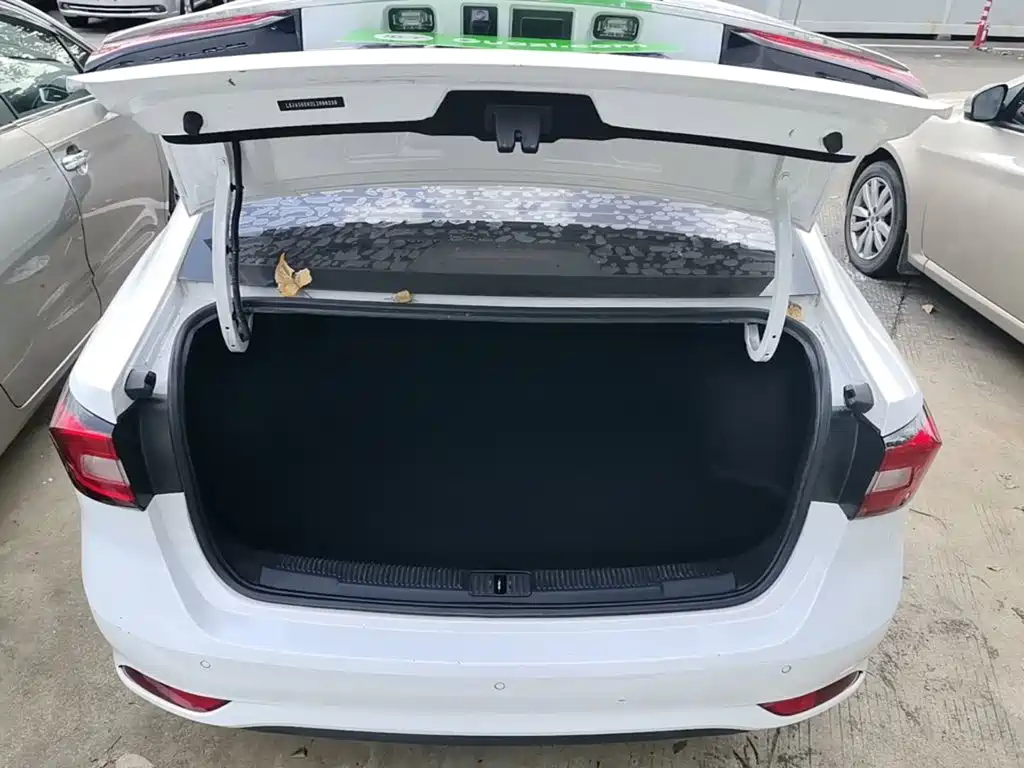 Roewe i5 — миниатюра 19