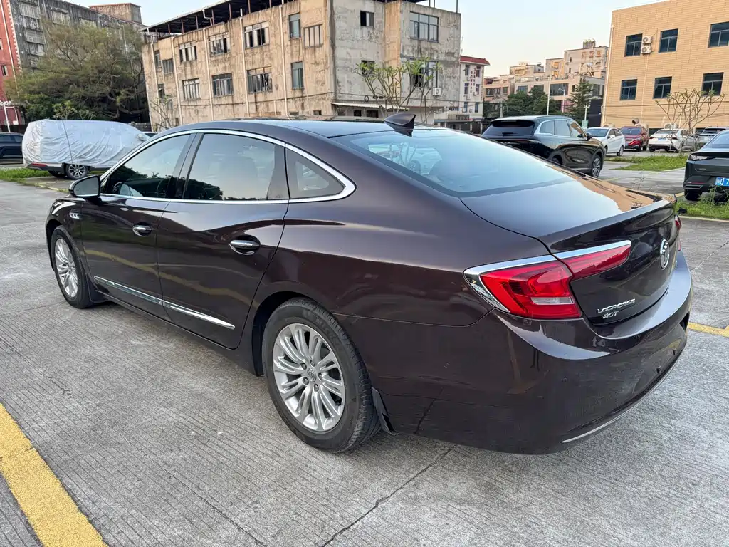 Buick LaCrosse — миниатюра 5