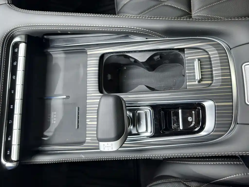 Geely Xingyue L — миниатюра 27