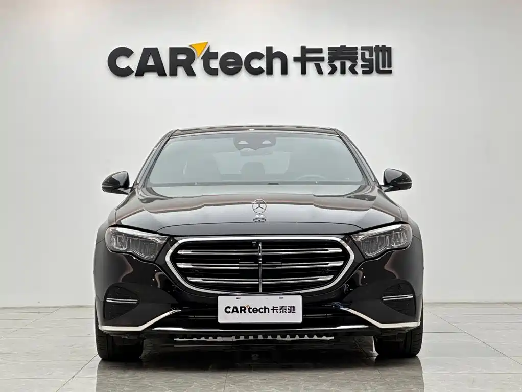 Mercedes-Benz E-Class — миниатюра 7