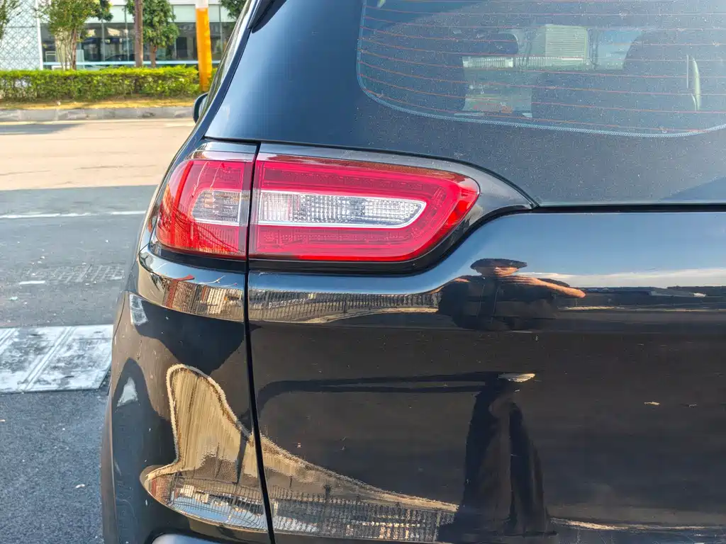 Jeep Cherokee — миниатюра 11