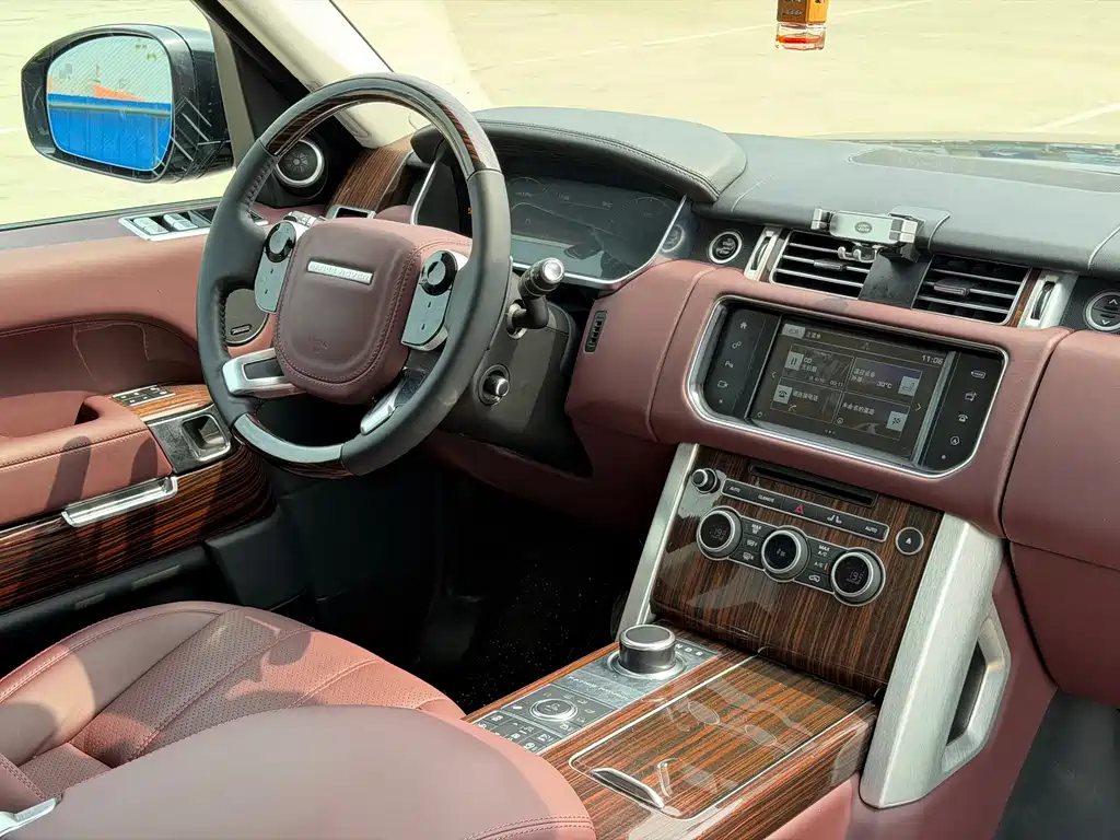 Land Rover Range Rover — миниатюра 18