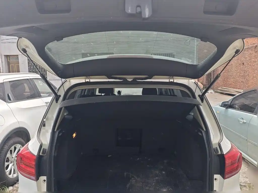 Volkswagen Tiguan — миниатюра 15