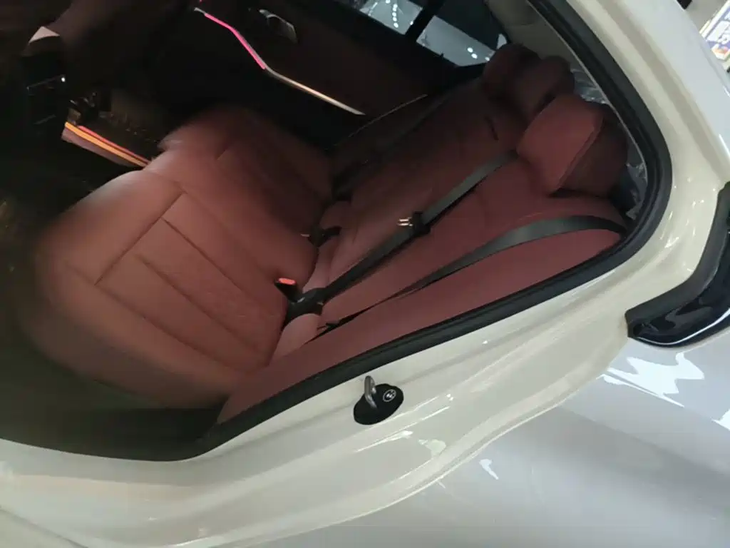 BMW 3 Series — миниатюра 17