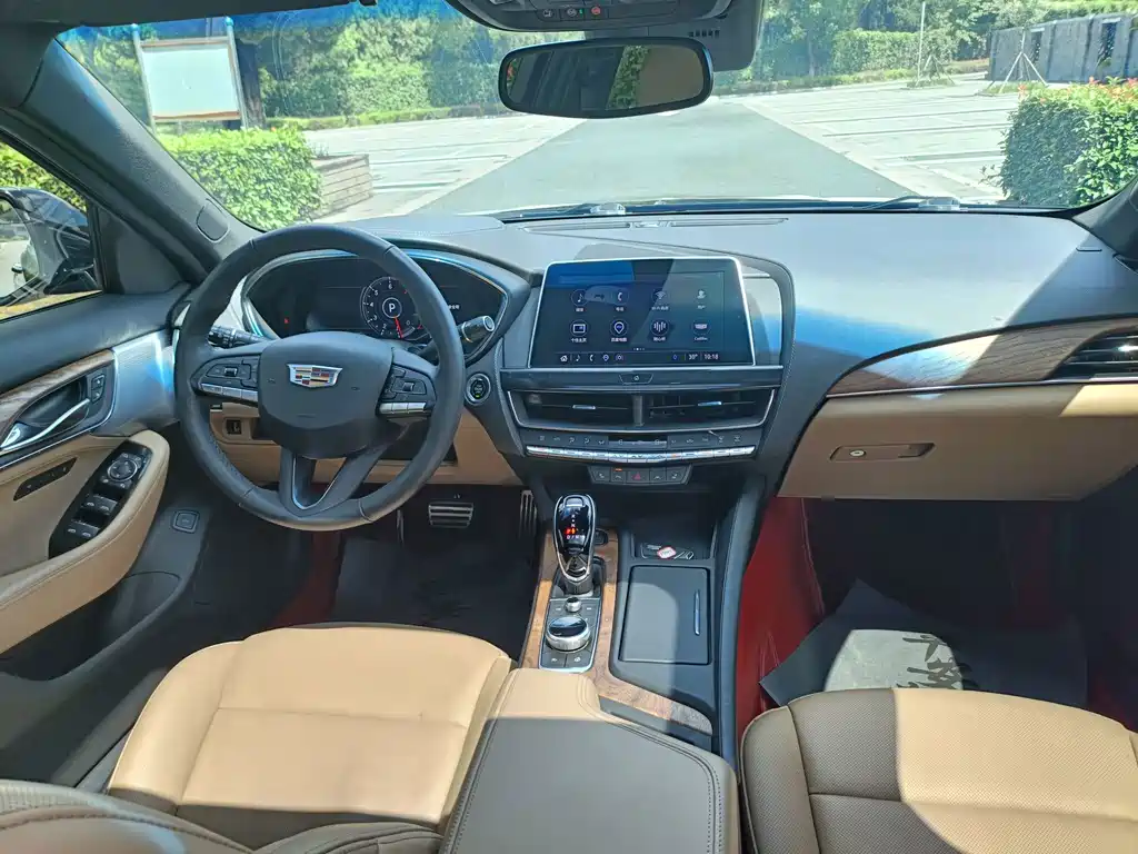 Cadillac CT5 — миниатюра 5