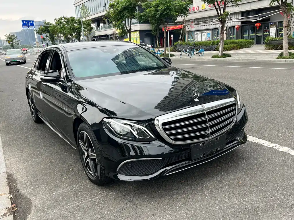 Mercedes-Benz E-Class — миниатюра 3