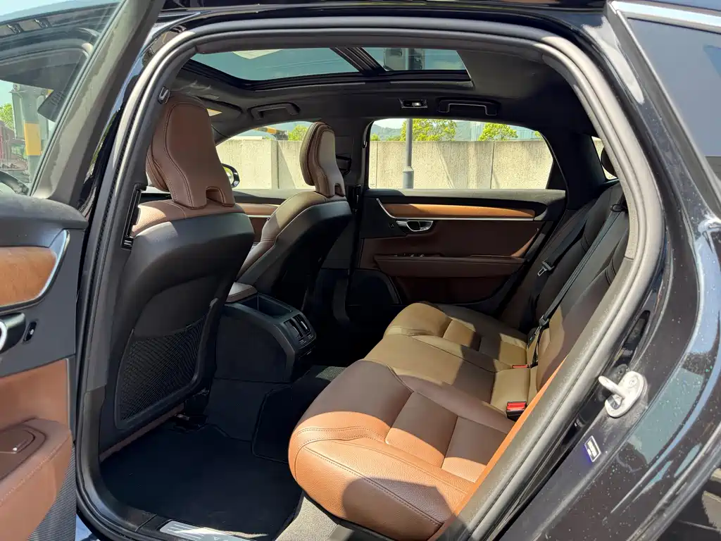 Volvo S90 — миниатюра 7