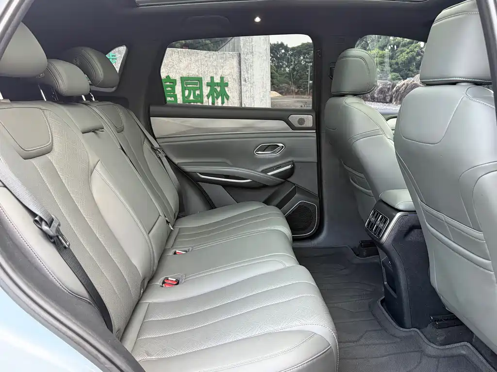 BYD L DM-i — миниатюра 18