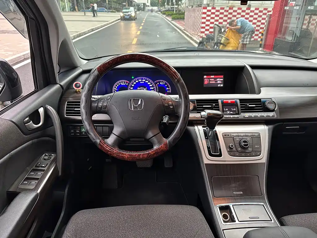 Honda Elysion — миниатюра 10