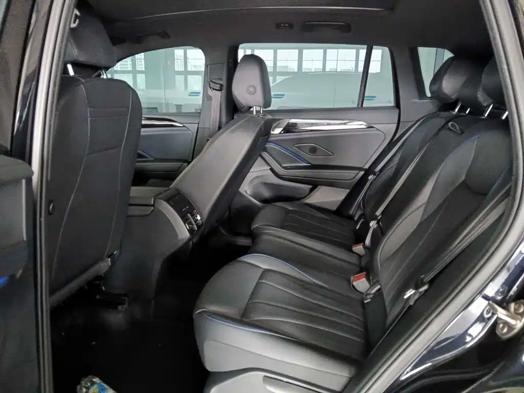 Volkswagen Tiguan L — миниатюра 9