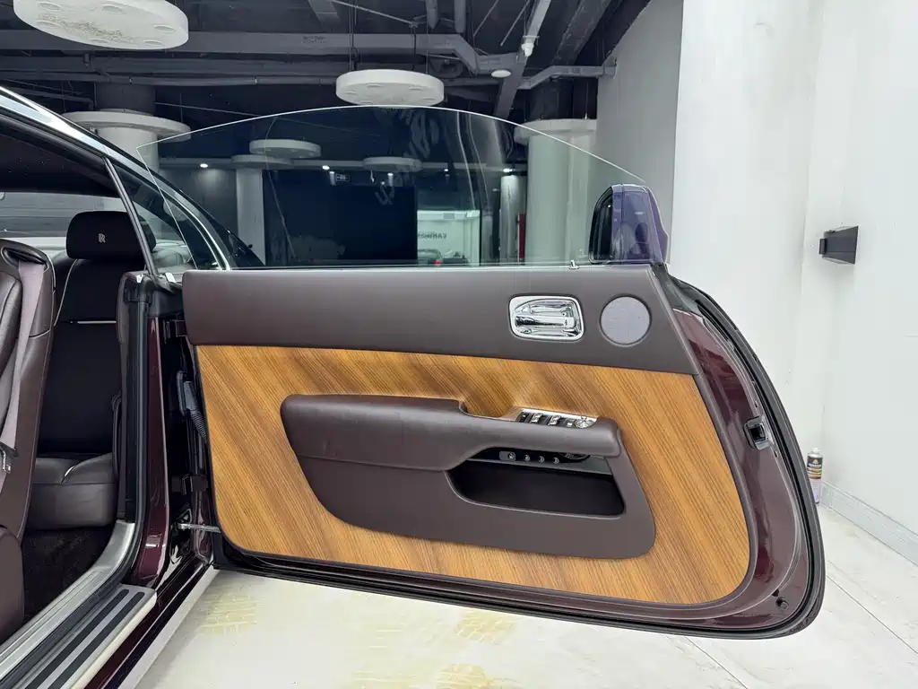 Rolls-Royce Wraith — миниатюра 10
