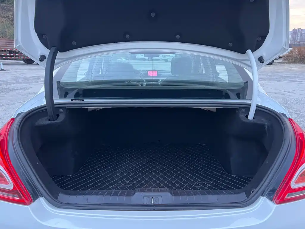 Peugeot 308 — миниатюра 15