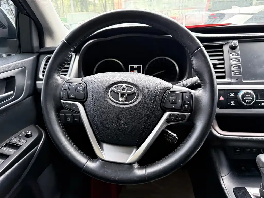 Toyota Highlander — миниатюра 14