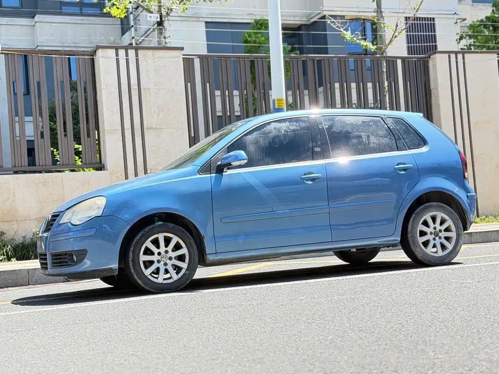 Volkswagen Polo 08 1.4 MT