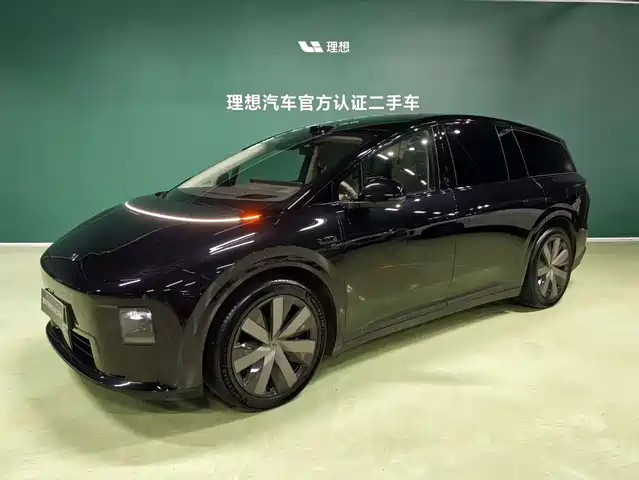 Li Auto IDEAL I8 2025