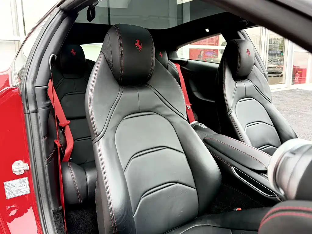 Ferrari GTC4Lusso 2017 3.9T V8
