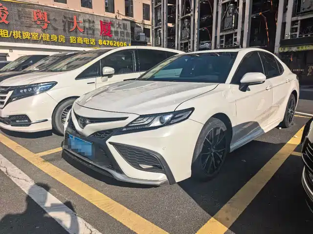 TOYOTA CAMRY