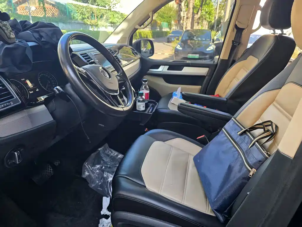 Volkswagen Multivan — миниатюра 9