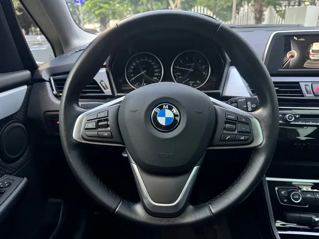 BMW 2 Series Active Tourer — миниатюра 12