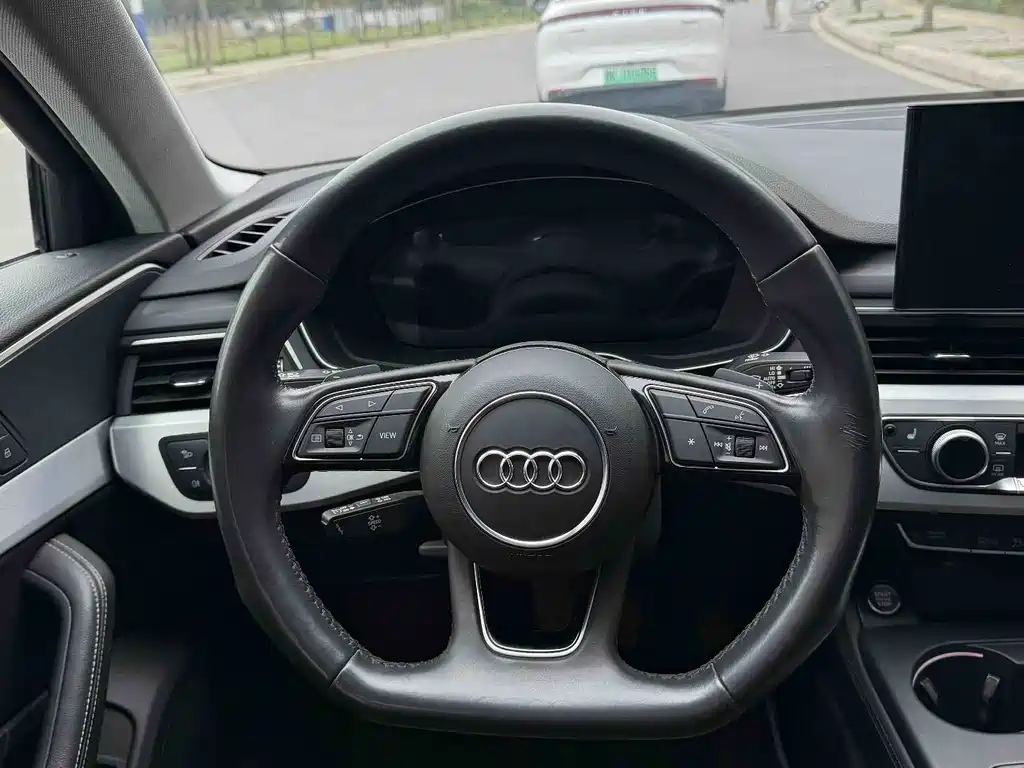 Audi A4L 2022 — фото 14