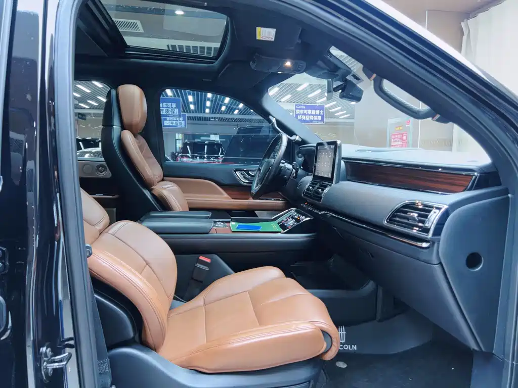 Lincoln Navigator — миниатюра 5