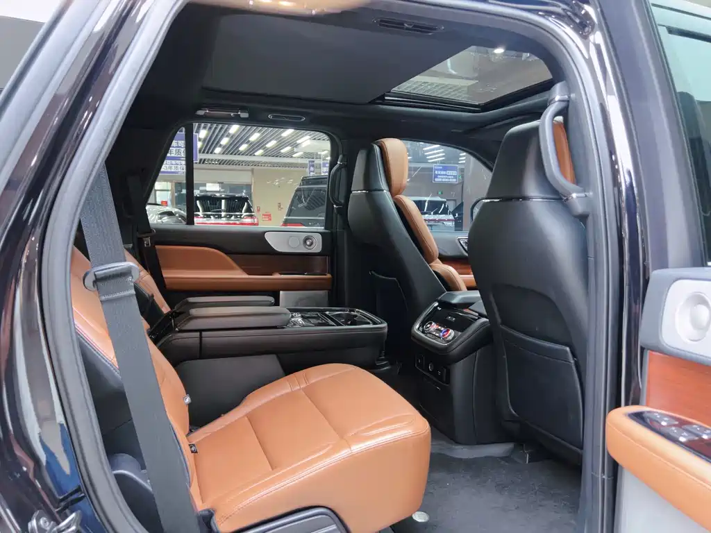 Lincoln Navigator — миниатюра 8