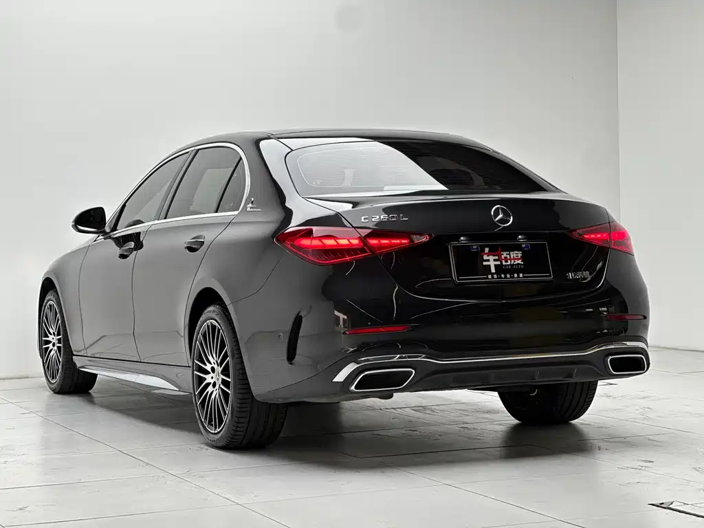 Mercedes-Benz C-Class — миниатюра 6