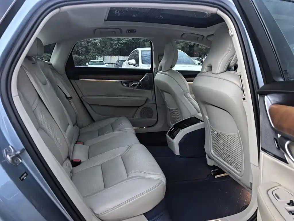 Volvo S90 — миниатюра 9