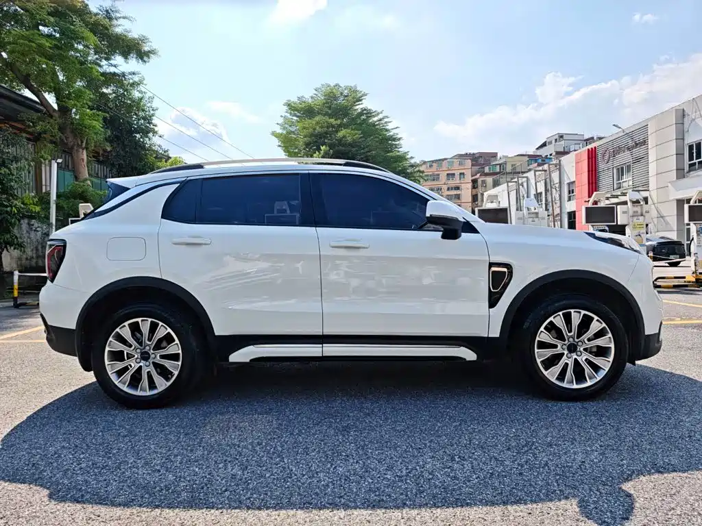 Lynk & Co 01 — миниатюра 4