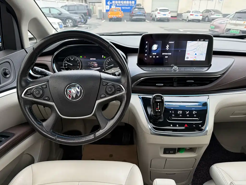 Buick GL8 — миниатюра 8