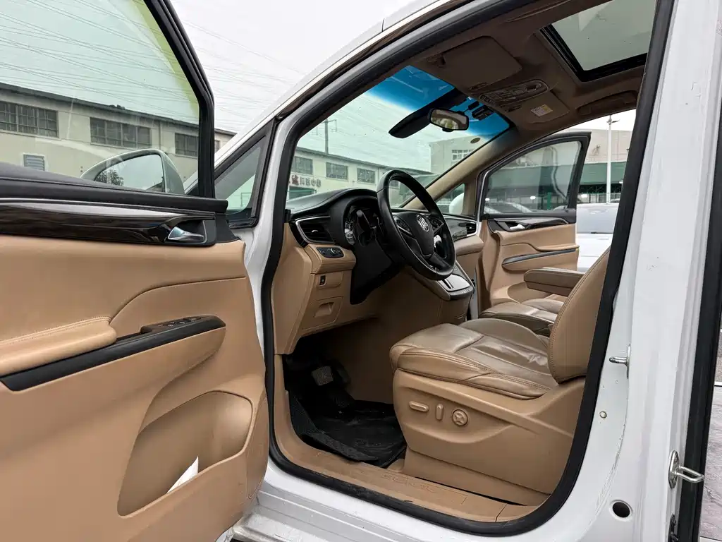 Buick GL8 — миниатюра 18