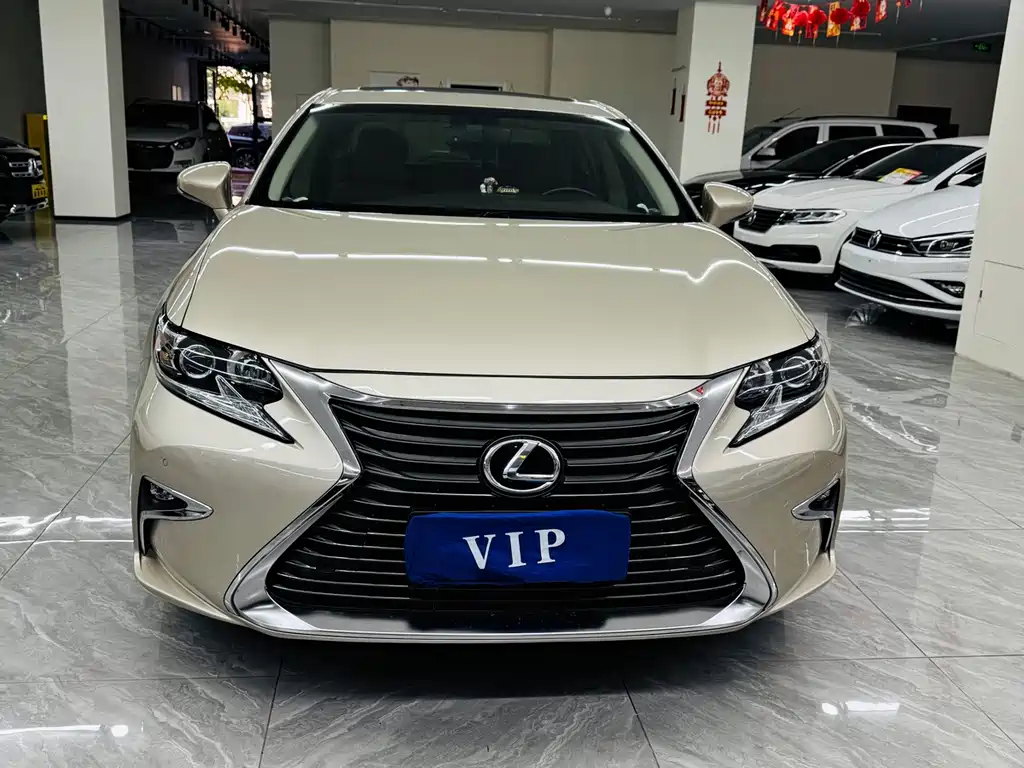 Lexus ES — миниатюра 2