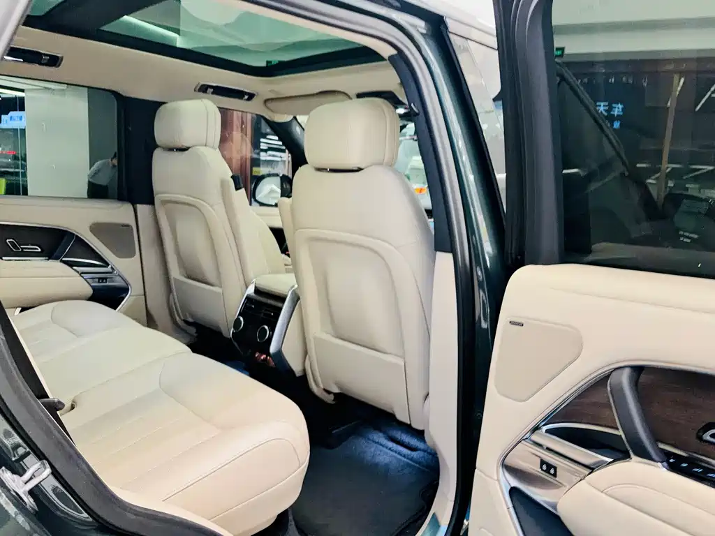 Land Rover Range Rover 2023 — фото 15