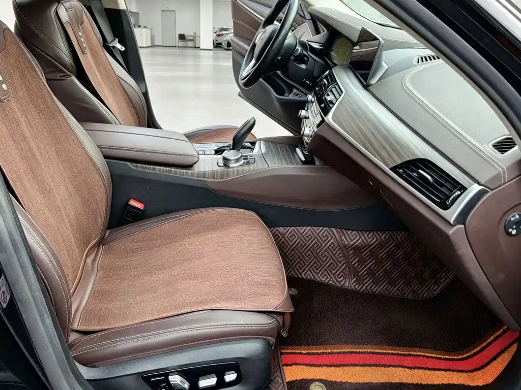 BMW 5 Series New Energy — миниатюра 12