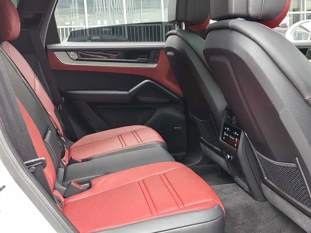 Porsche Cayenne — миниатюра 21