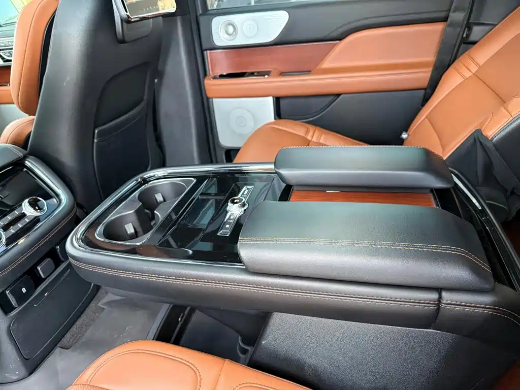 Lincoln Navigator — миниатюра 21