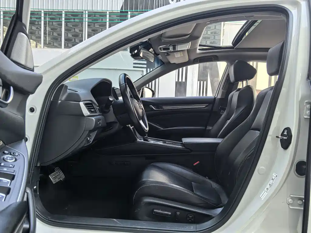 Honda Accord — миниатюра 8