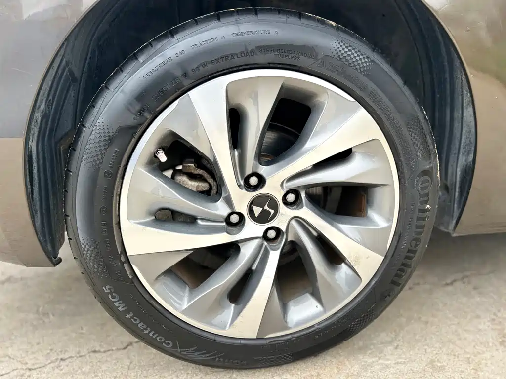 DS 5LS 2014 1.6T Luxury THP160