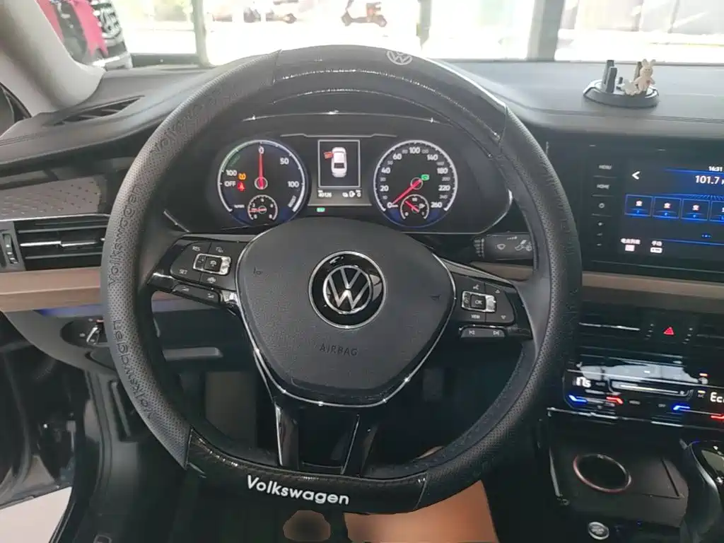 Volkswagen 帕萨特插电混动 — миниатюра 11