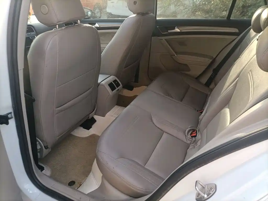 Volkswagen Golf — миниатюра 17