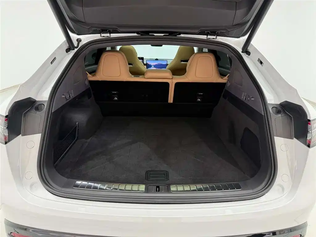 AITO WISDOM WORLD R7