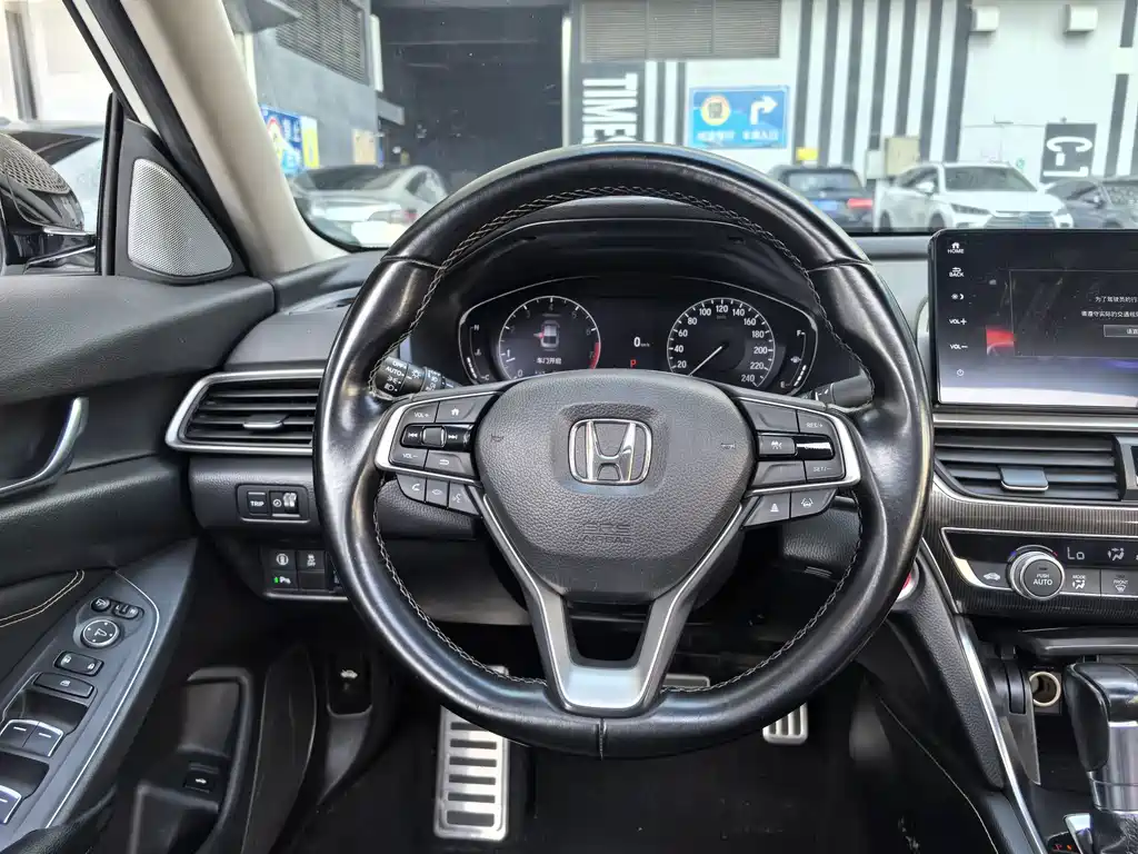 Honda Accord — миниатюра 13