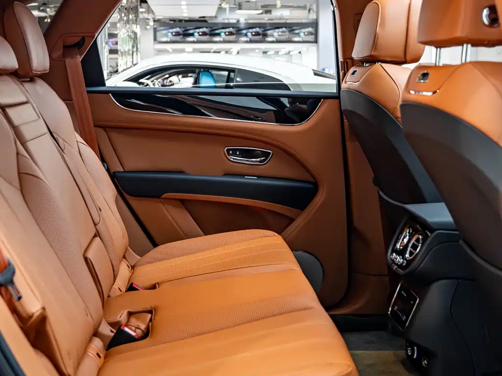 Bentley Bentayga — миниатюра 10